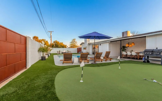 The Melrose ASU Pool Workspace Firepit