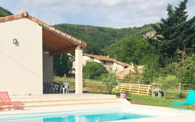 Modern Villa in Thueyts with Swimming Pool