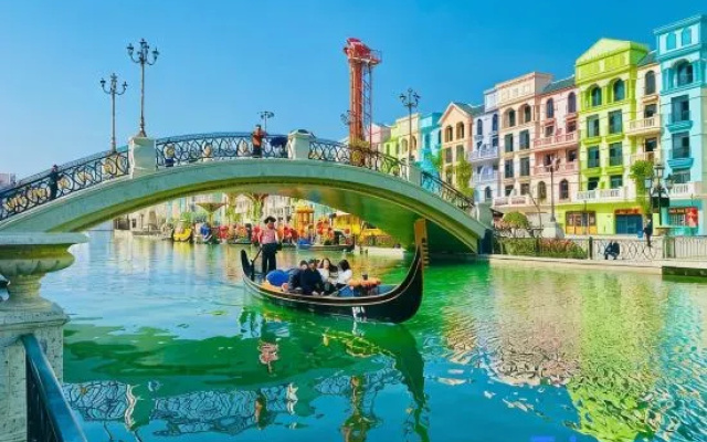 Paradise Bay Hotel - Vinhomes Ocean Park 3 – Outside – Van Giang
