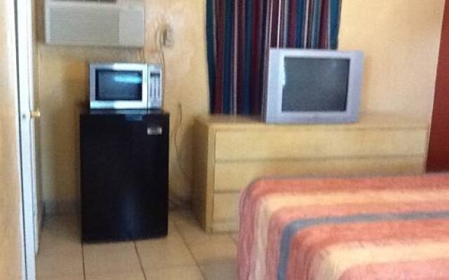 Deluxe Inn - Sarasota