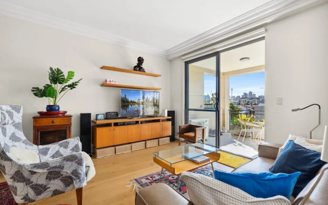 Elegant Stay in Balmain With Pool Access – Guest Rooms – Sydney