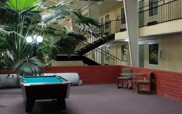 Econo Lodge Elk City