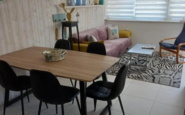 House with free parking, barbeque air conditioning