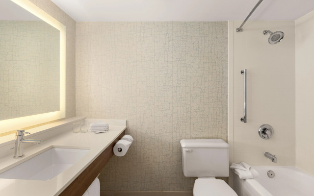 Holiday Inn Express Vancouver Airport Richmond by IHG