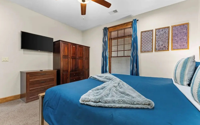 Penthouse Eagle View for 12!