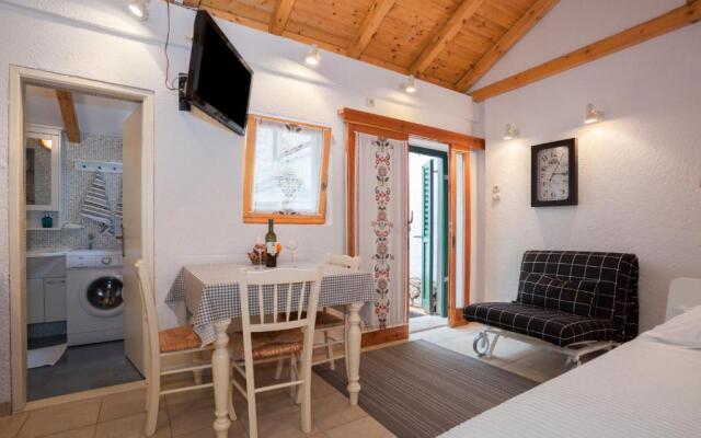 Guesthouse F