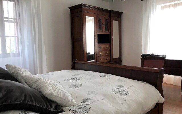 Luxurious Villa in Cazaubon with Swimming Pool