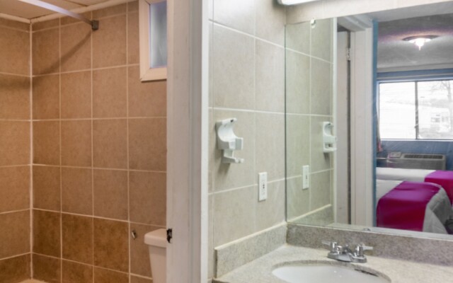 OYO Hotel Edison NJ Route 1