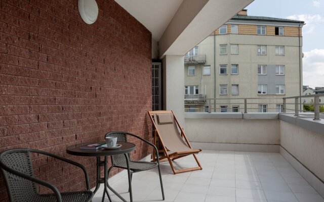 Apartment Mołdawska Warsaw by Renters