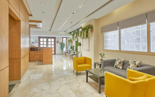 Golden Carven Hotel