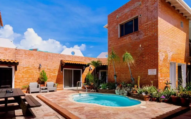 Flamingo Suite 1BR 1BA Apt w Pool Parking