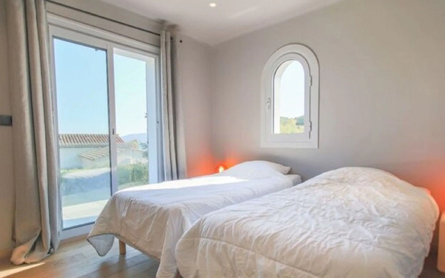 Cheerful Holiday Home in Grimaud With Private Pool