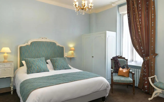 Logis Hôtel du Dauphin