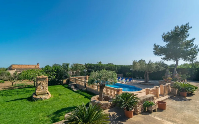 Sa Cumuna in Campos With 3 Bedrooms and 2 Bathrooms