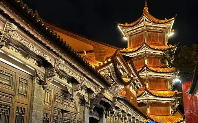 Shangqin Jixia · Chinese Style Family Resort Lake View Bird Watching B&B (Kunming Ethnic Village) — 2-star hotel in Kunming