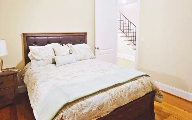 3Bdrm 3.5Bath 9Beds - Museum Parks Zoo