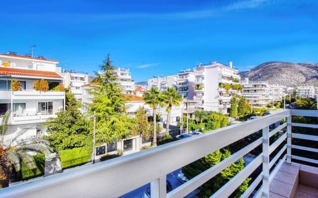 Bright apartment in Glyfada close to the sea