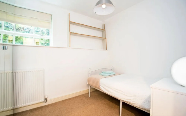 Apartment 2 The Grove