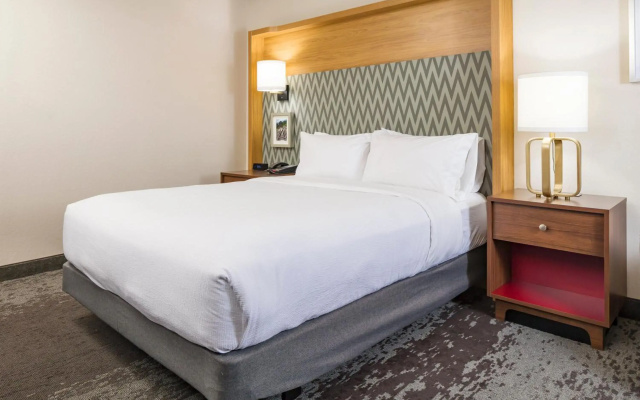 Holiday Inn Salem - I-93 at Exit 2 by IHG