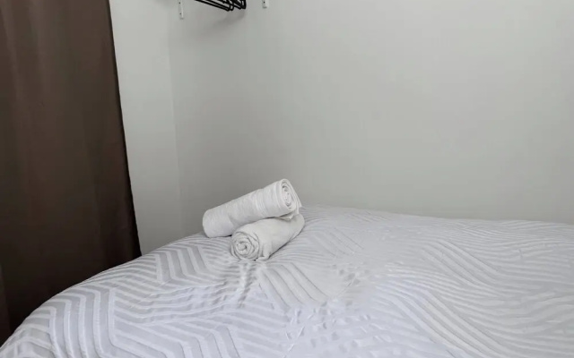 Urban Calm Spacious 3-bed Home With Free Parking