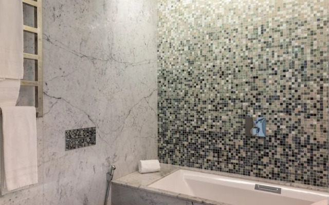 Luxury 3BR Duplex 240m2 City Center PRK