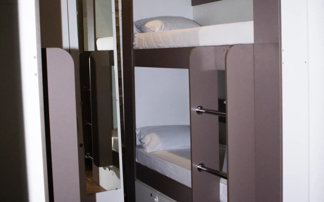 Петя и Волк на Биржевом