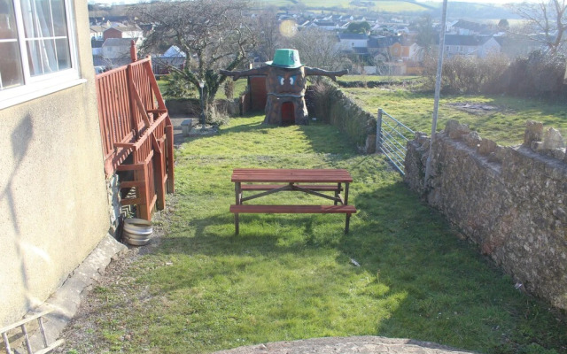 The Middlegate Hotel