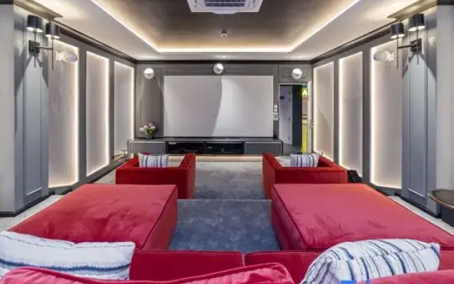 Spacious 1br in Bang Tao, Title legendary