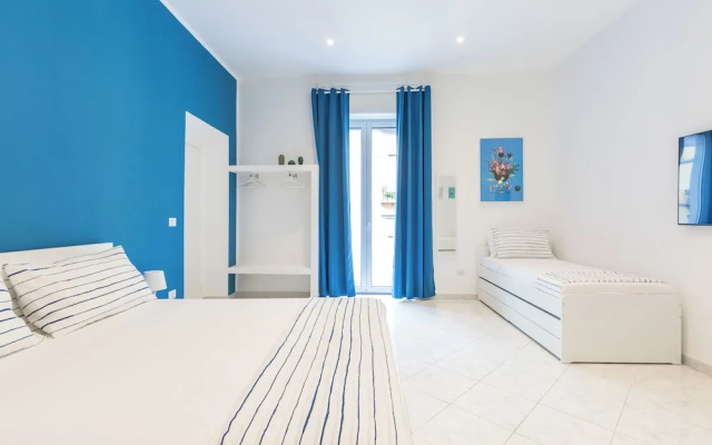 White&Blue Apartment at Sanità  by Wonderful Italy