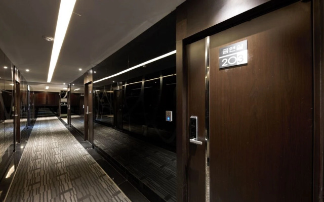 Daejeon Yuseong Bergen Hotel