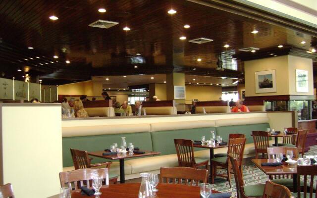 Delta Hotels by Marriott Muskegon Convention Center