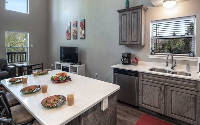 Lassie's Lodge - Three Bedroom Cabin