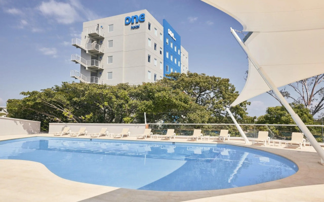 One Acapulco Diamante