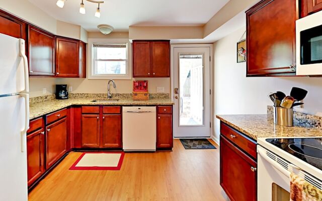 307 Savannah - 6 Br Duplex