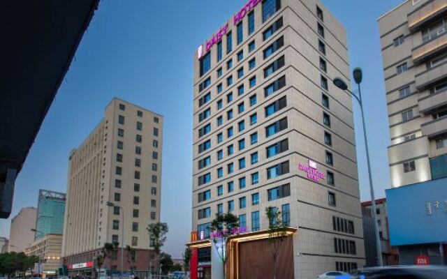 Daisy Hotel