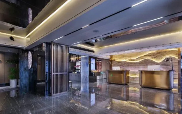 Ease Hotel Yi (Yichang Zhongnan Road Xingfa Square)