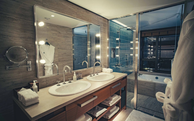 The Aoyama Grand Hotel