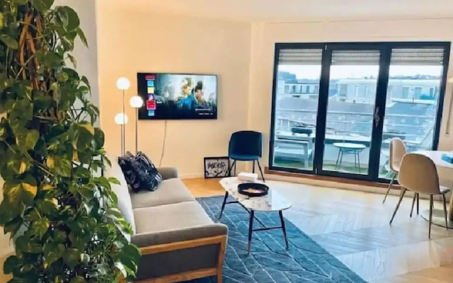 Luxury 1 bed. in Center Terrace&Parking