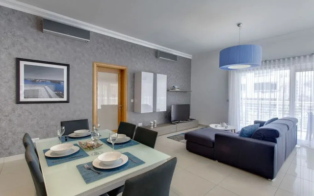Luxury Apartment IN Fort Cambridge With Pool