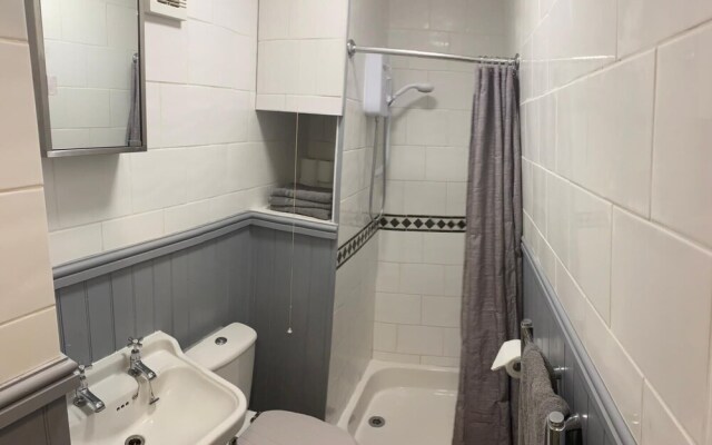 Remarkable Apartment in Oxton With Outside Space
