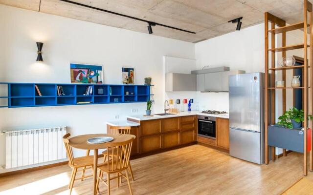 Modern 1BR apt w spacious balcony & a bathtub