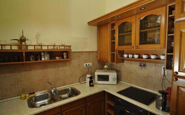 Charming Art Deco Flat