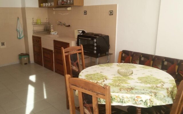 Mavrova Guest House
