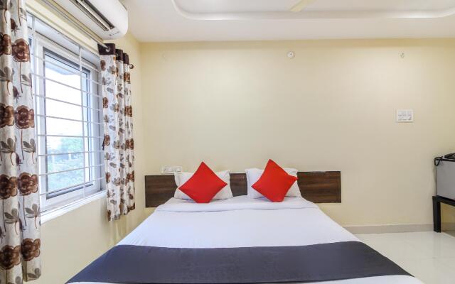 OYO Flagship 69508 AYAANSH RESIDENCY