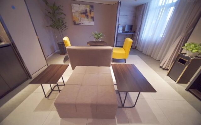 Home Inn Plus (Beijing Changping Government Street Metro Station)