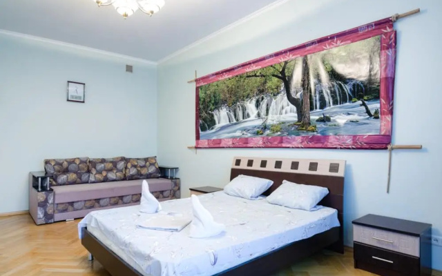 Three Bedrooms Apartment,   Doroshenka ,57