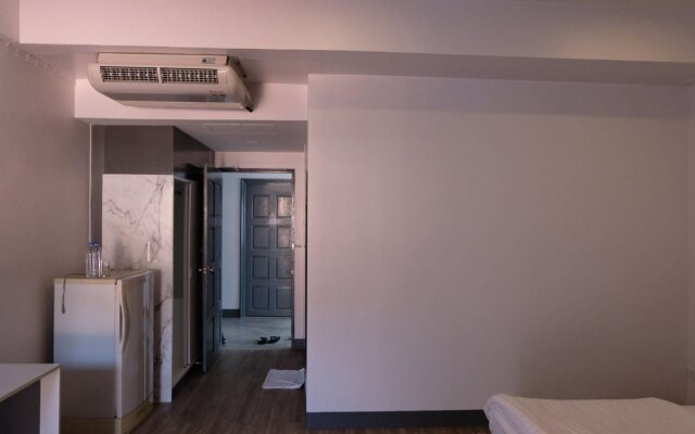 Ai Aroon Apartment