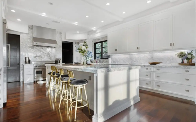 Spanish Villa - Stunning Coldwater Canyon Villa With Pool and Views