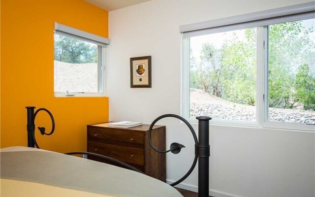 Butterfly House - Spectacular Modern Design and Mountain Views