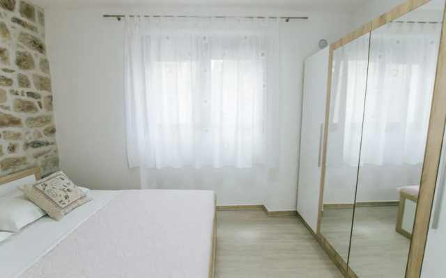 Apartment Dajana, near the beach